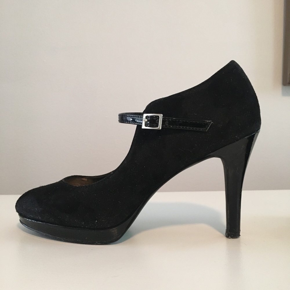 Alfani black velvet heels with strap